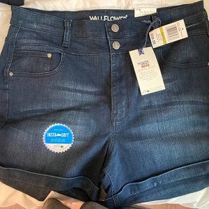 Juniors - The Sassy High Rise Shorts